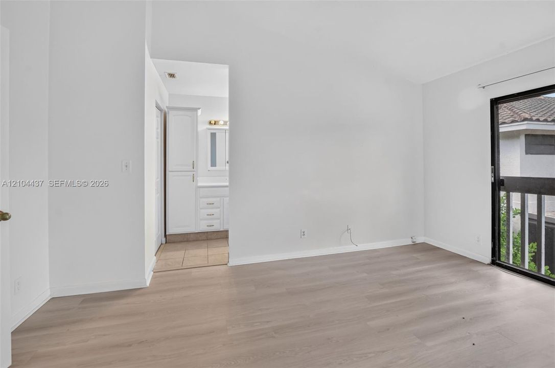 В аренду: $3,200 (3 спален, 2 ванн, 1420 Квадратных фут)
