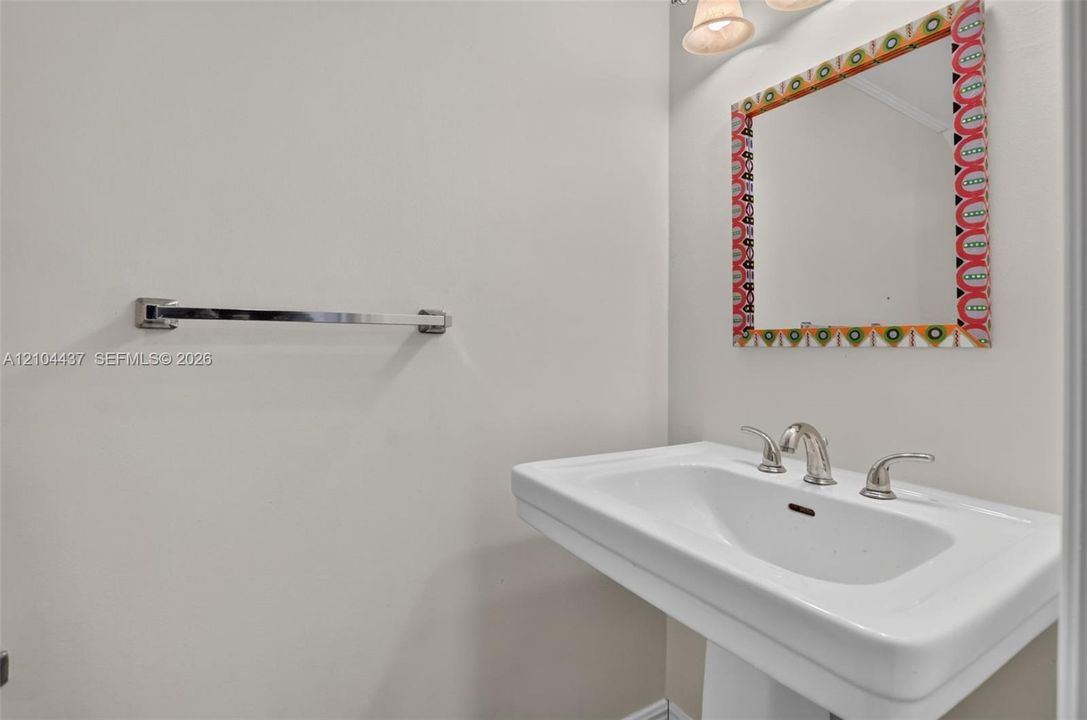 В аренду: $3,200 (3 спален, 2 ванн, 1420 Квадратных фут)