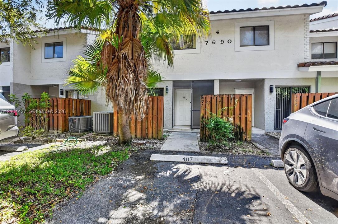 В аренду: $3,200 (3 спален, 2 ванн, 1420 Квадратных фут)