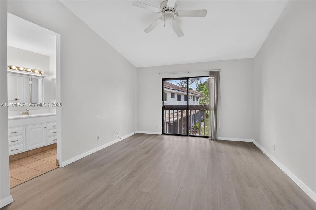 В аренду: $3,200 (3 спален, 2 ванн, 1420 Квадратных фут)