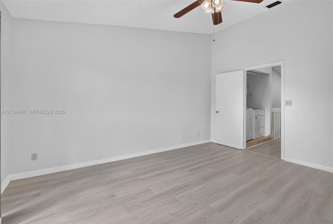 В аренду: $3,200 (3 спален, 2 ванн, 1420 Квадратных фут)