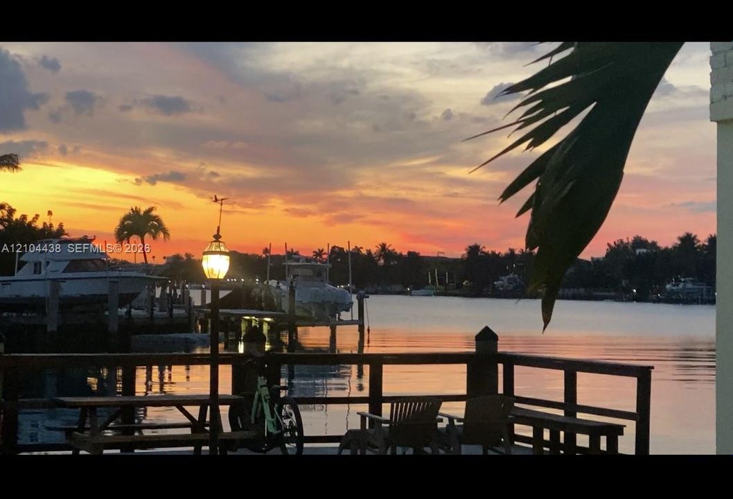For Rent: $2,200 (1 beds, 1 baths, 680 Square Feet)