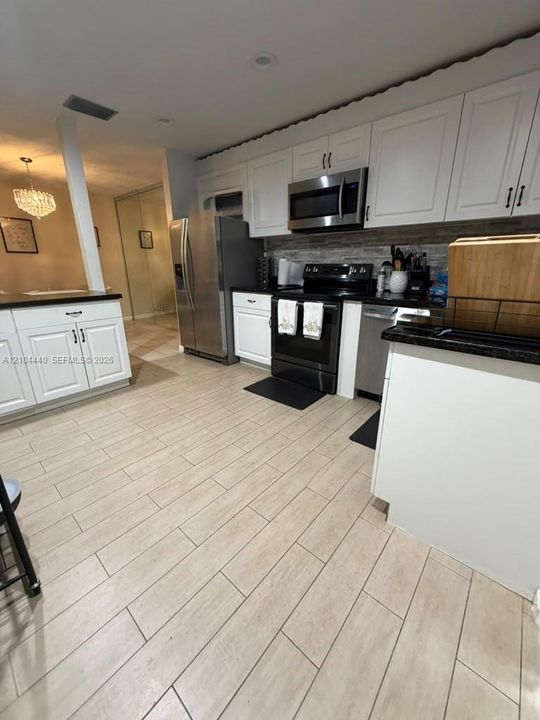 В аренду: $2,600 (2 спален, 2 ванн, 1078 Квадратных фут)