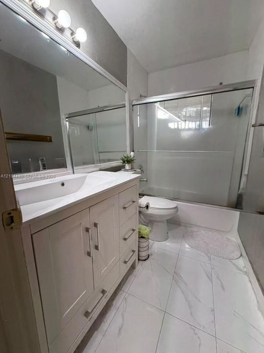 В аренду: $2,600 (2 спален, 2 ванн, 1078 Квадратных фут)