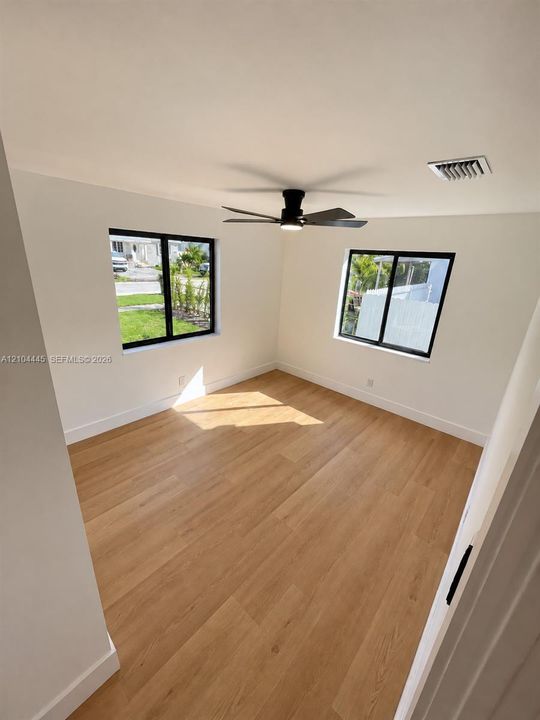En Venta: $499,900 (3 camas, 1 baños, 720 Pies cuadrados)