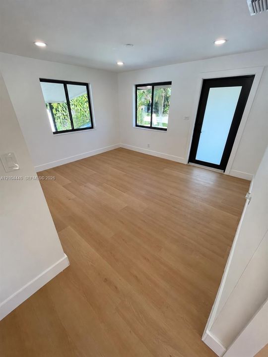 En Venta: $499,900 (3 camas, 1 baños, 720 Pies cuadrados)
