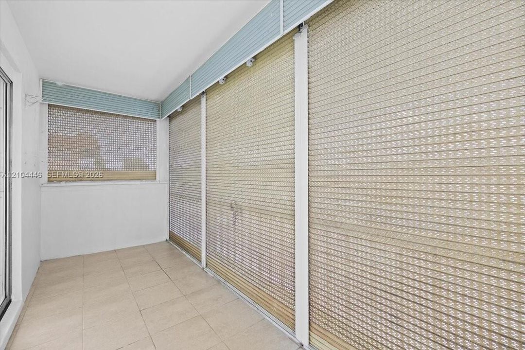 For Rent: $1,900 (2 beds, 2 baths, 1016 Square Feet)