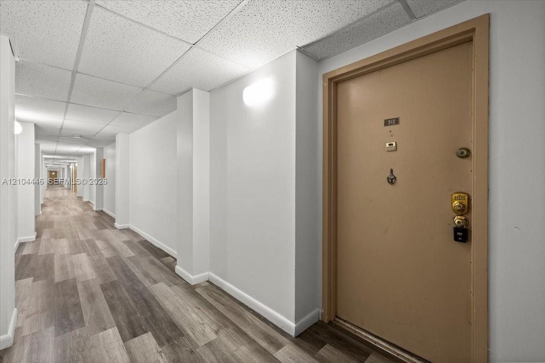 For Rent: $1,900 (2 beds, 2 baths, 1016 Square Feet)