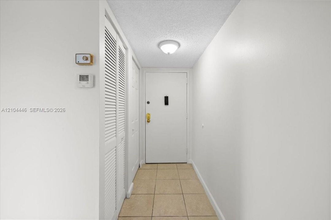 For Rent: $1,900 (2 beds, 2 baths, 1016 Square Feet)