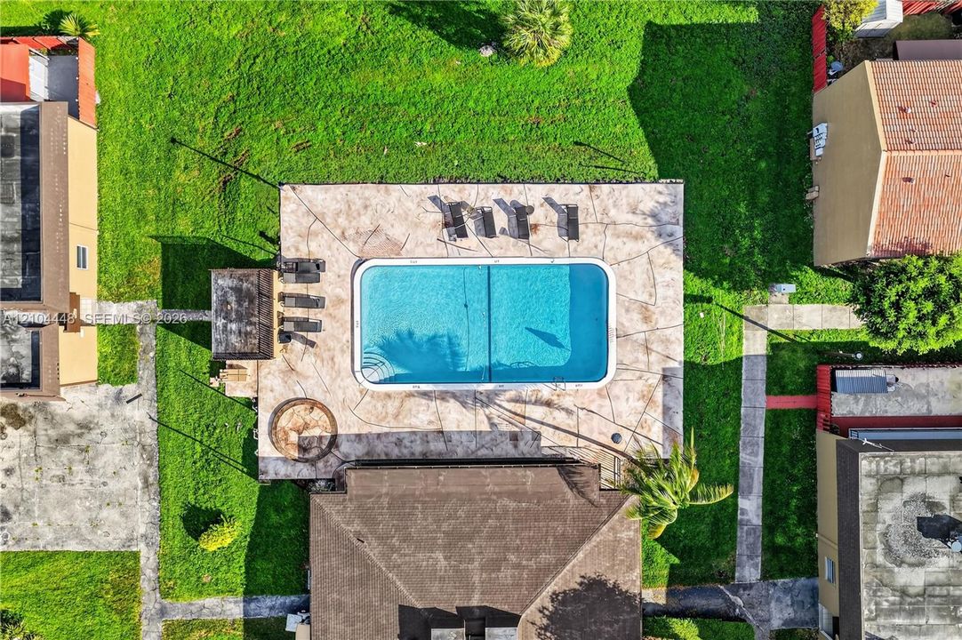 En Venta: $270,000 (2 camas, 2 baños, 866 Pies cuadrados)