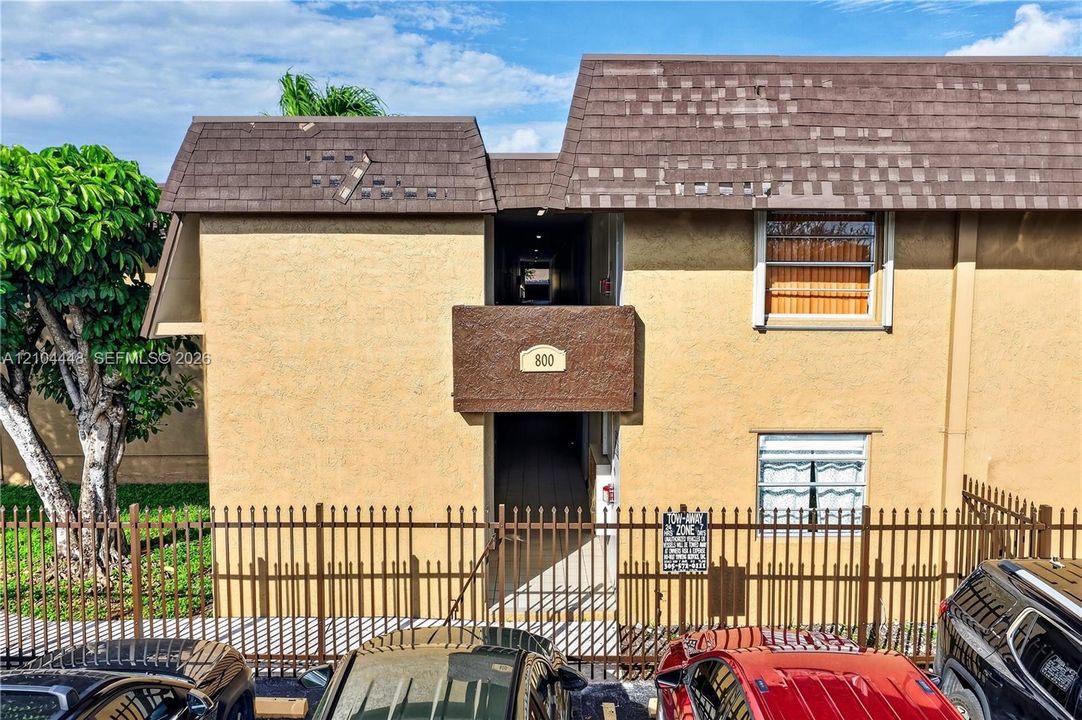 En Venta: $270,000 (2 camas, 2 baños, 866 Pies cuadrados)