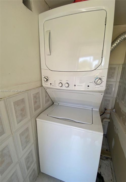 В аренду: $3,000 (3 спален, 2 ванн, 1744 Квадратных фут)