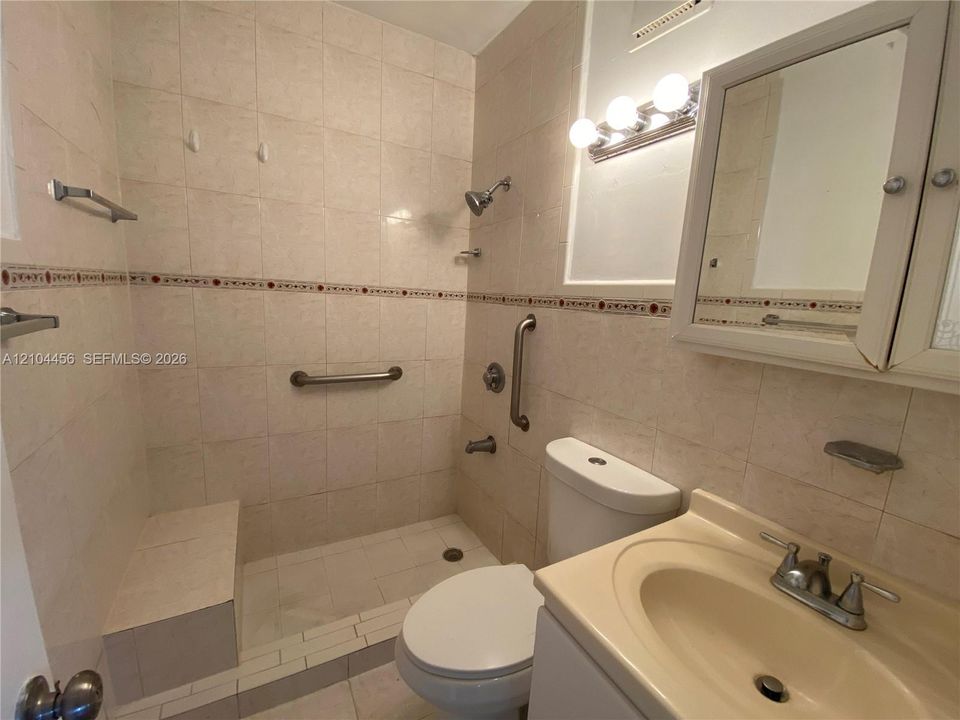 В аренду: $3,000 (3 спален, 2 ванн, 1744 Квадратных фут)