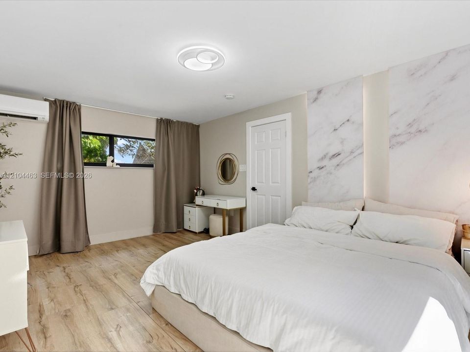 На продажу: $965,000 (4 спален, 3 ванн, 1650 Квадратных фут)
