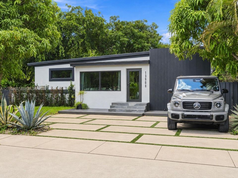 На продажу: $965,000 (4 спален, 3 ванн, 1650 Квадратных фут)