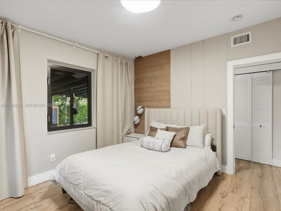 На продажу: $965,000 (4 спален, 3 ванн, 1650 Квадратных фут)
