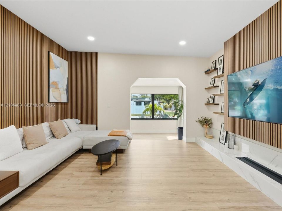 На продажу: $965,000 (4 спален, 3 ванн, 1650 Квадратных фут)