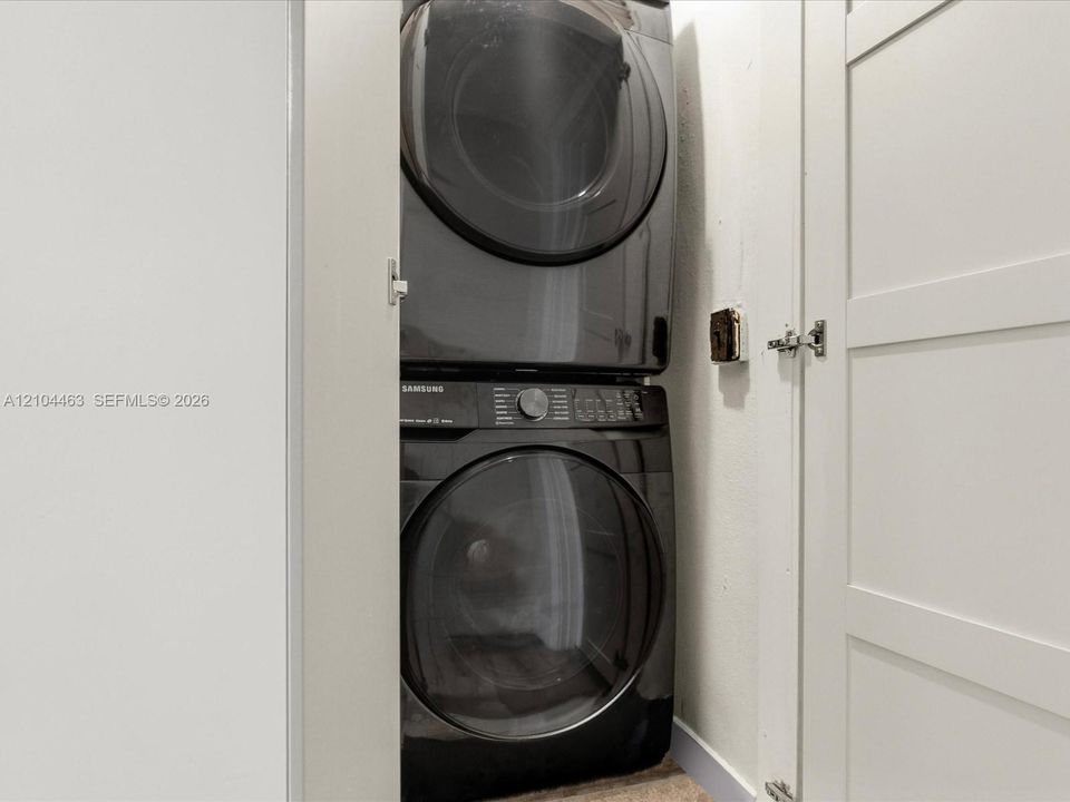 На продажу: $965,000 (4 спален, 3 ванн, 1650 Квадратных фут)