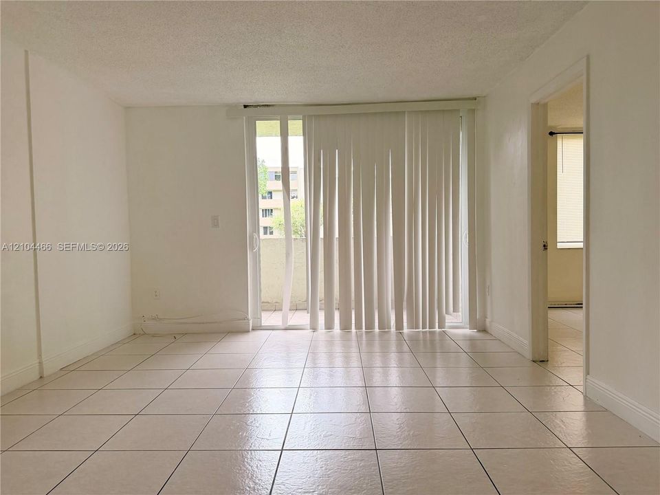 For Rent: $1,980 (2 beds, 2 baths, 960 Square Feet)