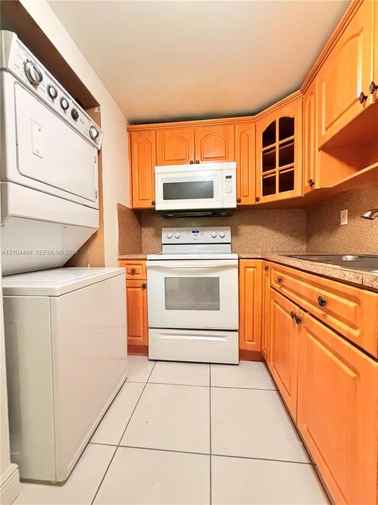 For Rent: $1,980 (2 beds, 2 baths, 960 Square Feet)