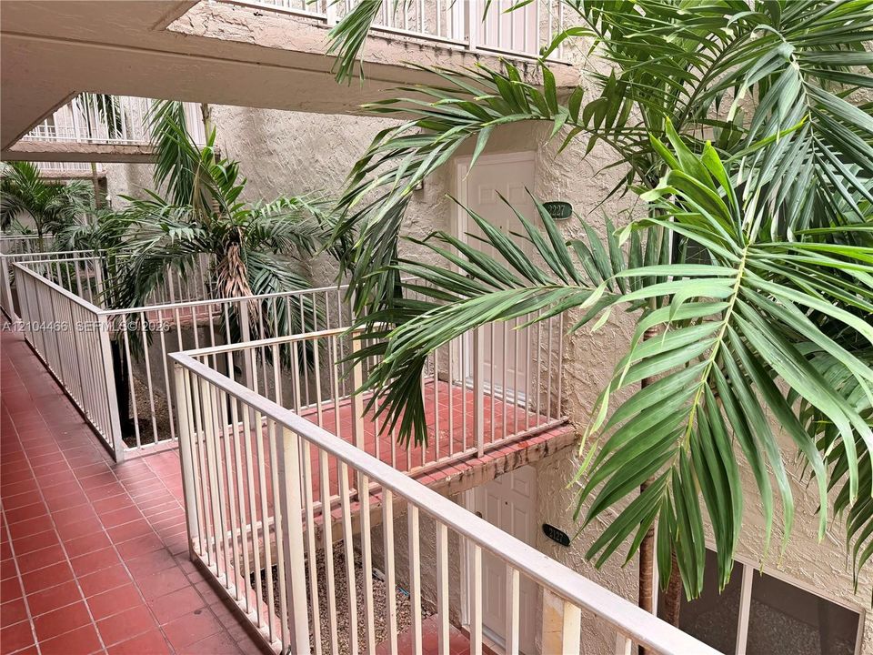 For Rent: $1,980 (2 beds, 2 baths, 960 Square Feet)