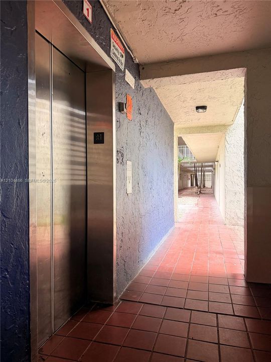For Rent: $1,980 (2 beds, 2 baths, 960 Square Feet)