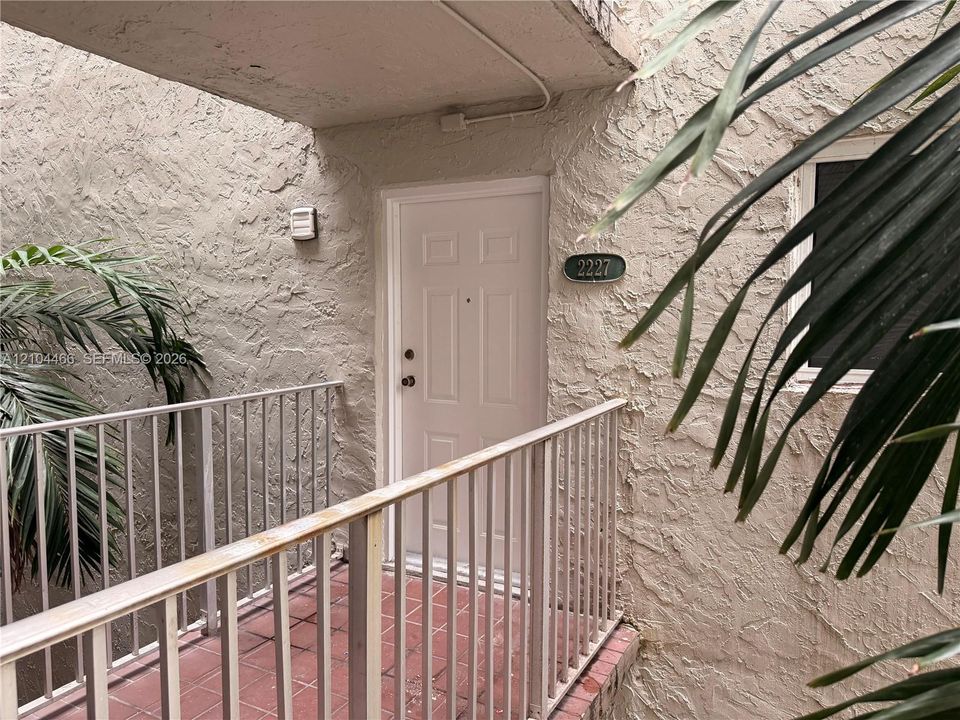 For Rent: $1,980 (2 beds, 2 baths, 960 Square Feet)