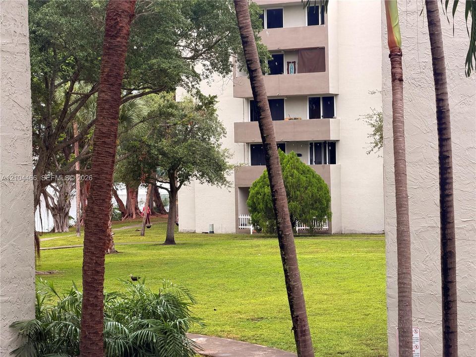 For Rent: $1,980 (2 beds, 2 baths, 960 Square Feet)