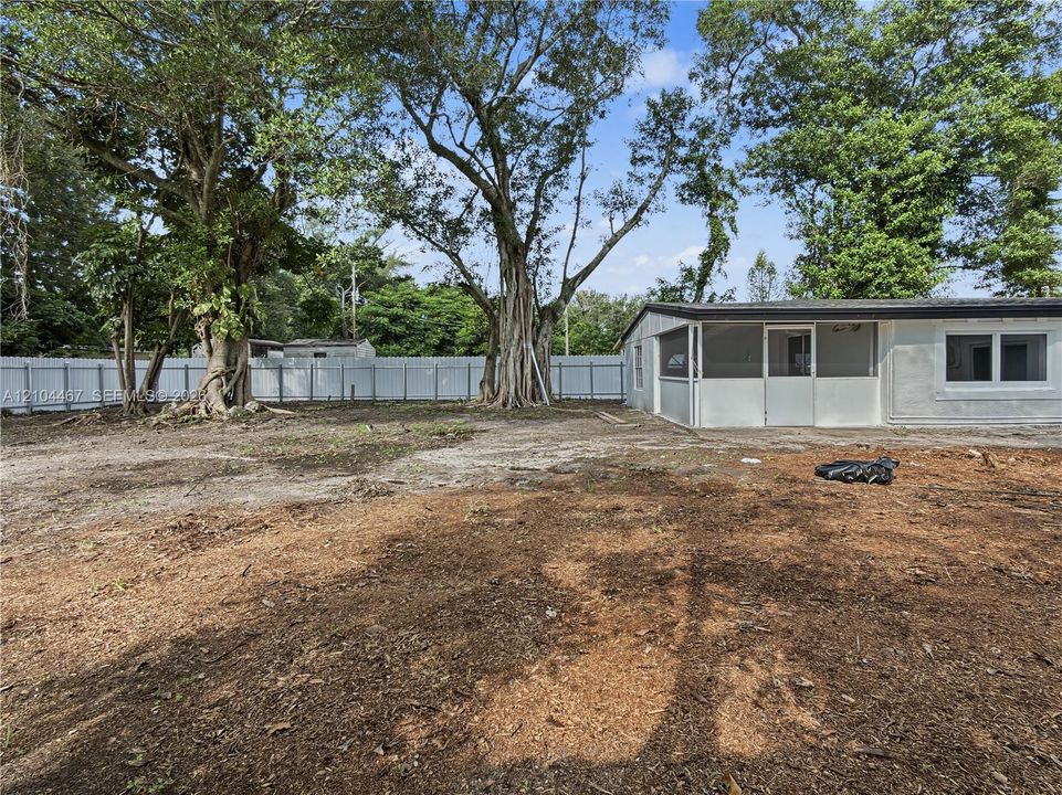 For Sale: $720,000 (3 beds, 3 baths, 2075 Square Feet)