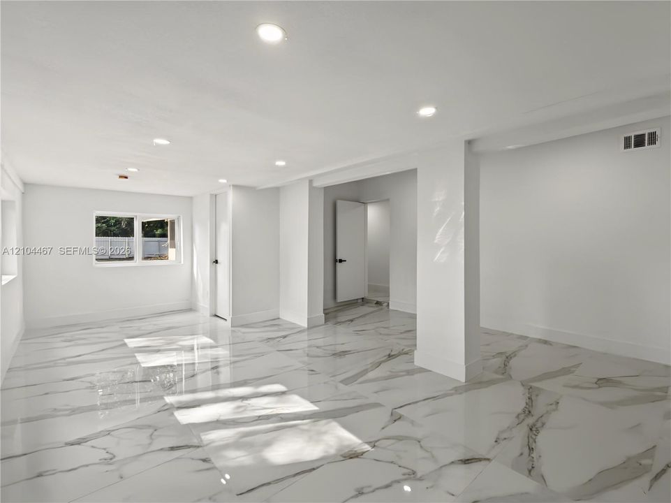 For Sale: $720,000 (3 beds, 3 baths, 2075 Square Feet)