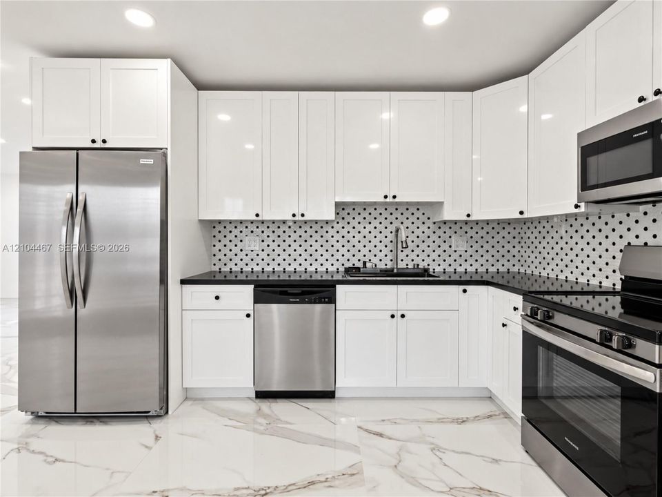 For Sale: $720,000 (3 beds, 3 baths, 2075 Square Feet)
