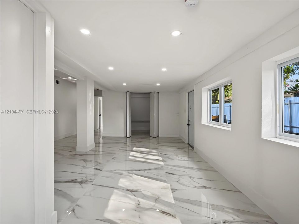 For Sale: $720,000 (3 beds, 3 baths, 2075 Square Feet)
