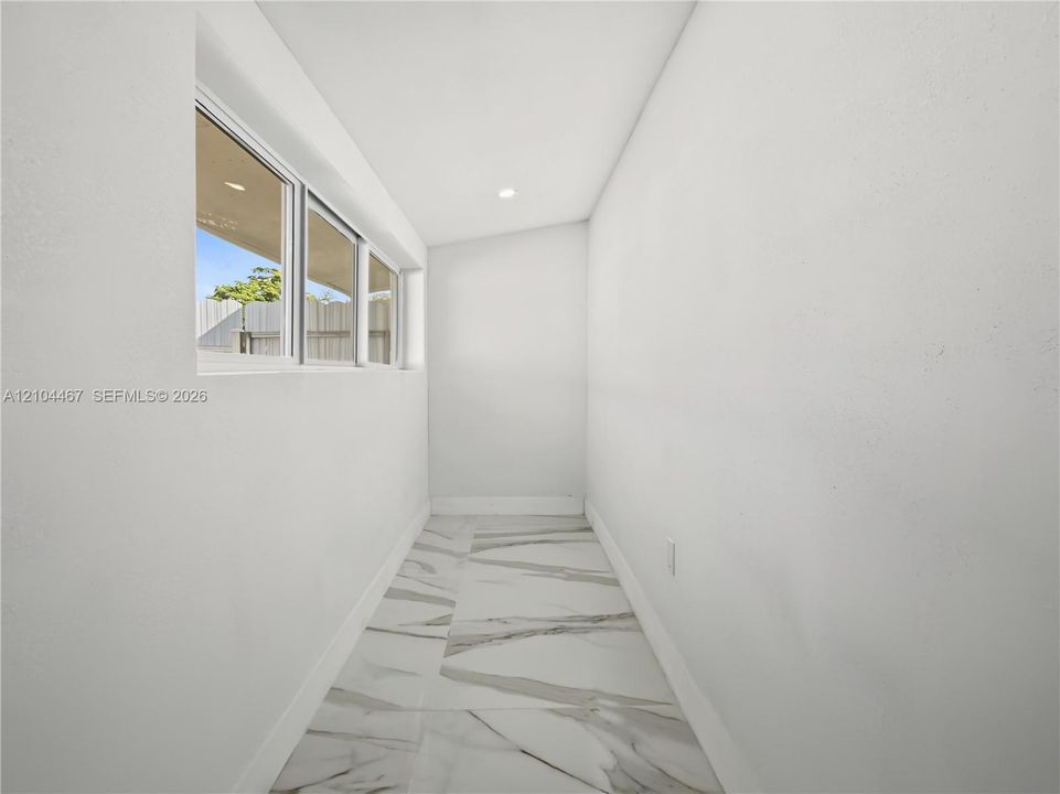 For Sale: $720,000 (3 beds, 3 baths, 2075 Square Feet)