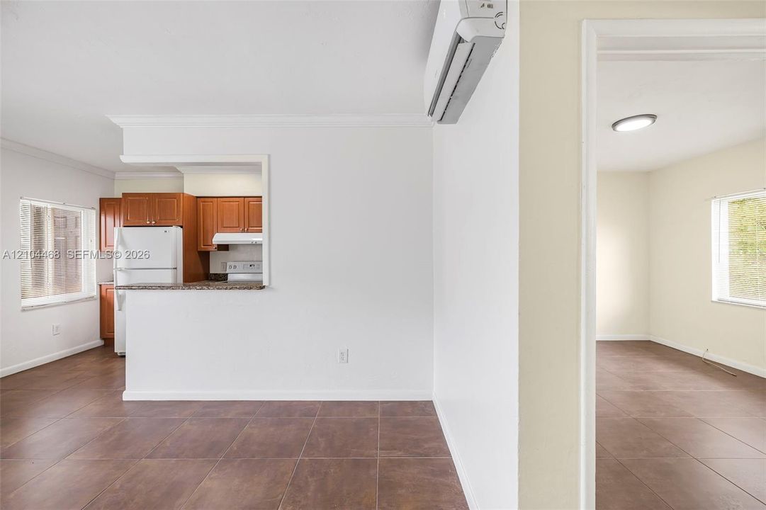 For Rent: $1,650 (1 beds, 1 baths, 710 Square Feet)