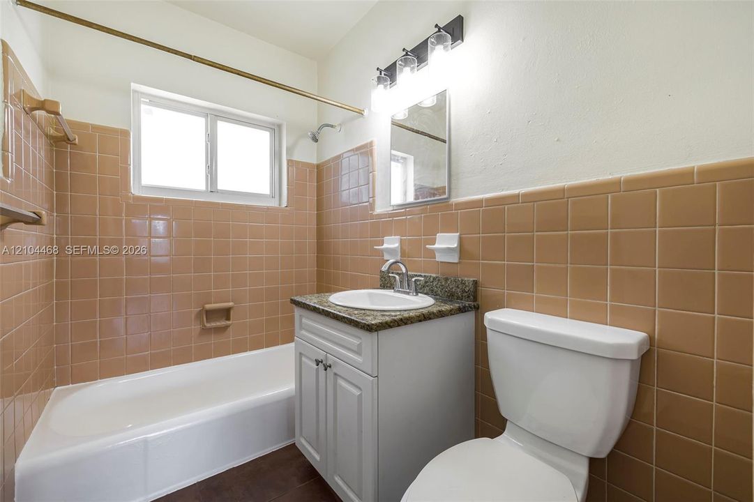 For Rent: $1,650 (1 beds, 1 baths, 710 Square Feet)