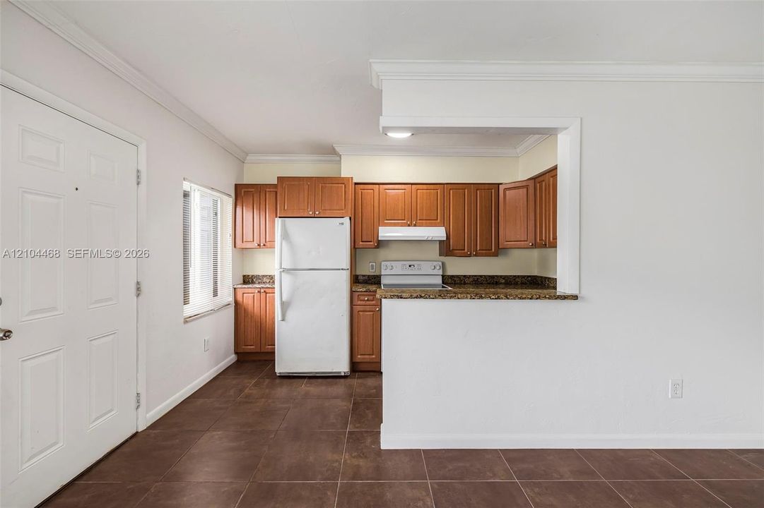 For Rent: $1,650 (1 beds, 1 baths, 710 Square Feet)