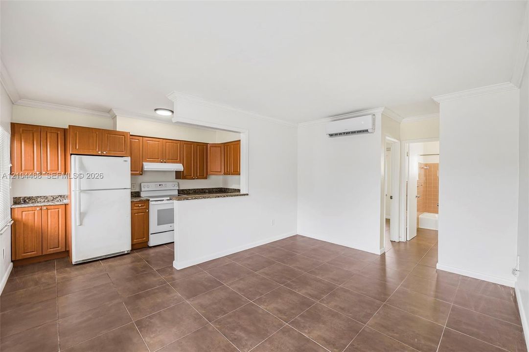 For Rent: $1,650 (1 beds, 1 baths, 710 Square Feet)