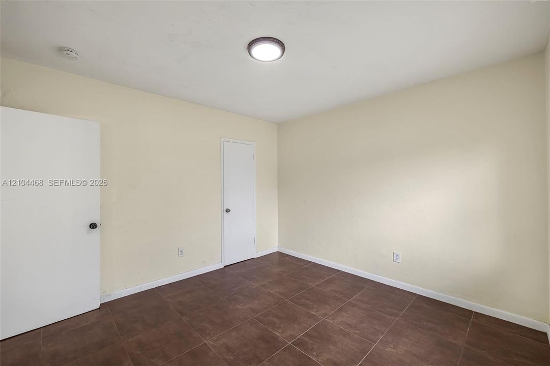 For Rent: $1,650 (1 beds, 1 baths, 710 Square Feet)