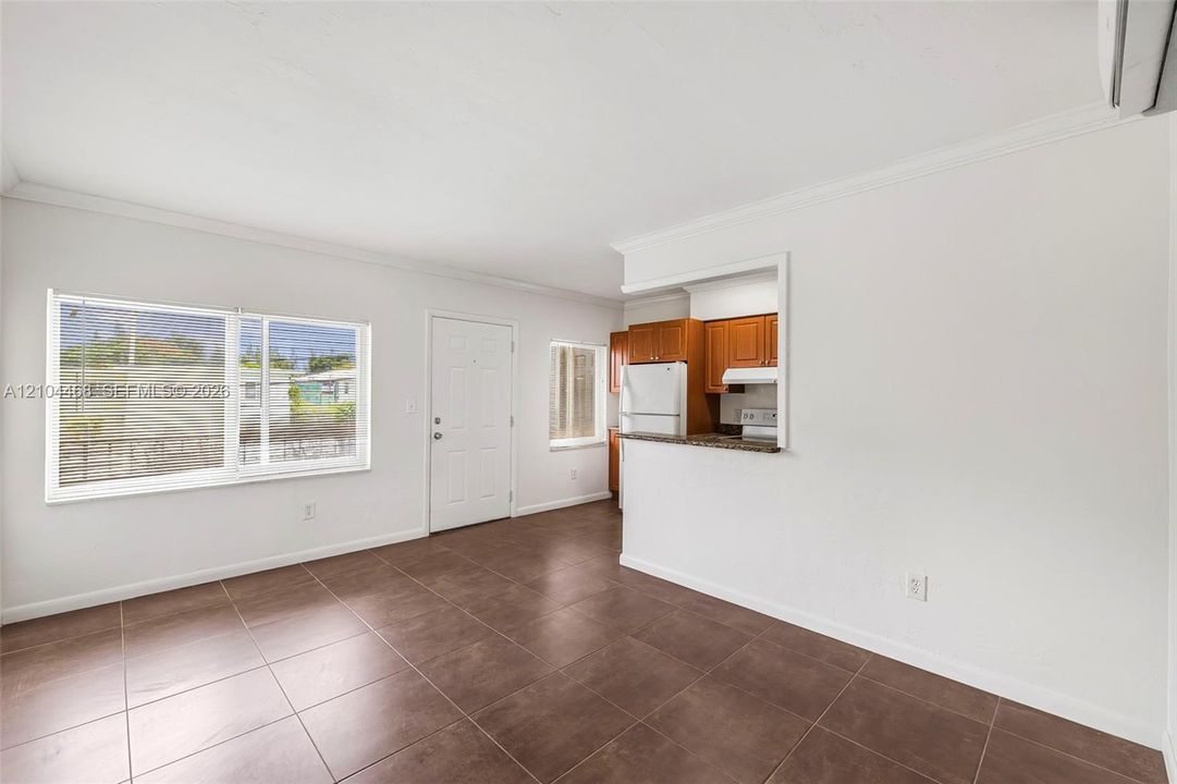 For Rent: $1,650 (1 beds, 1 baths, 710 Square Feet)