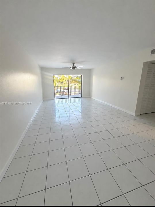 В аренду: $3,200 (2 спален, 2 ванн, 1087 Квадратных фут)
