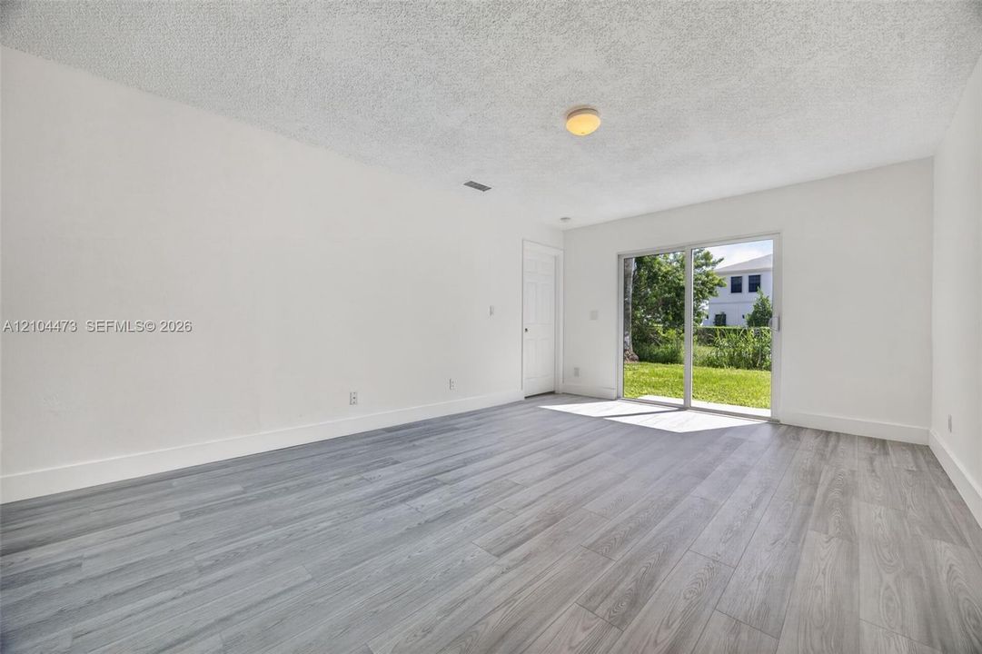 For Sale: $375,000 (4 beds, 2 baths, 1116 Square Feet)