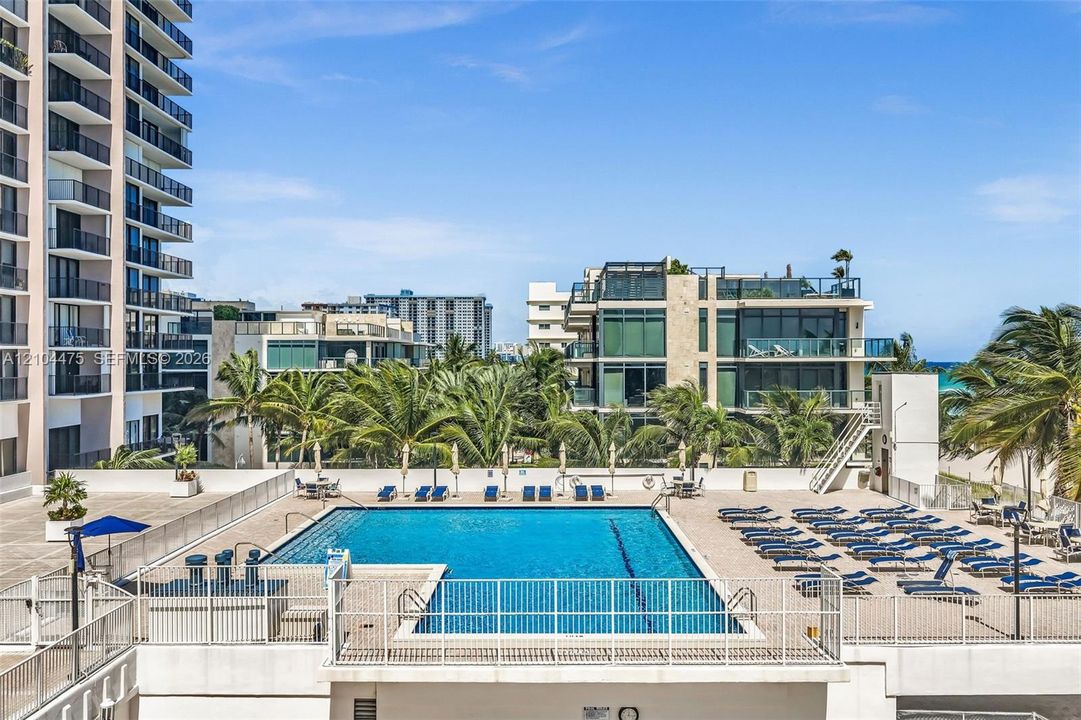 For Sale: $599,000 (2 beds, 2 baths, 1400 Square Feet)