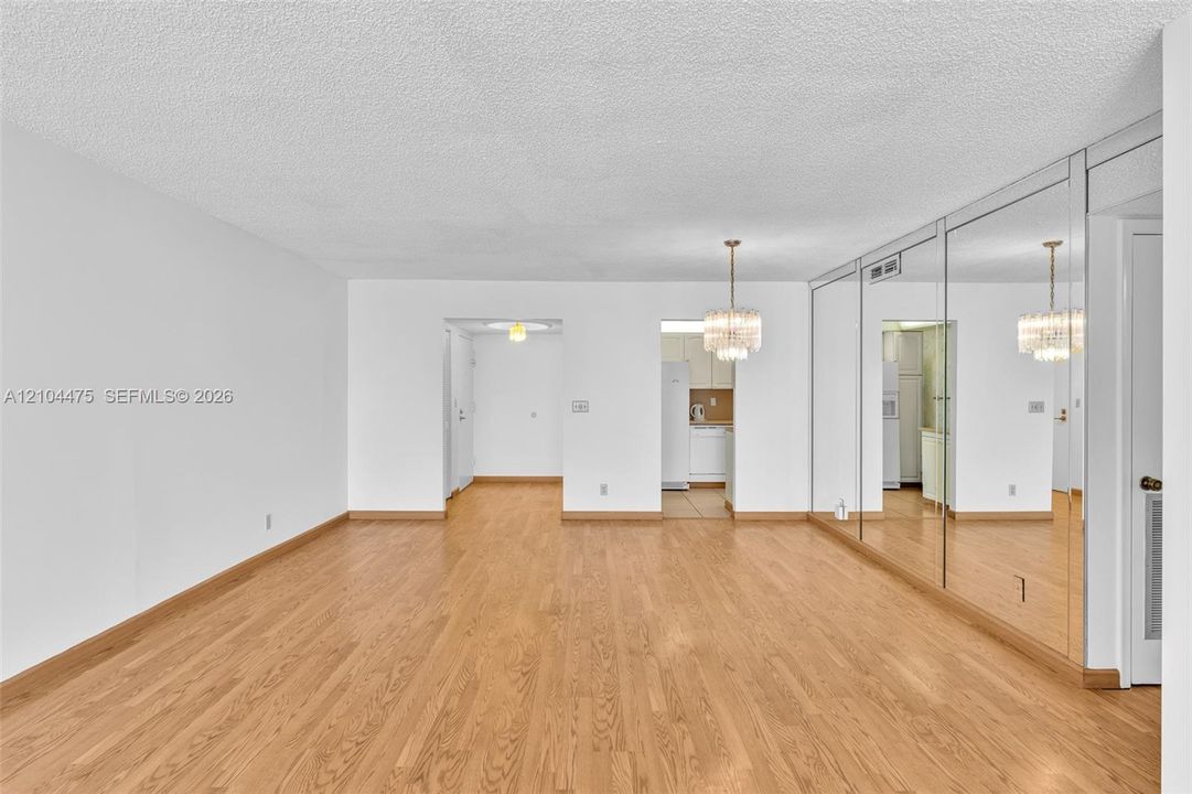 For Sale: $599,000 (2 beds, 2 baths, 1400 Square Feet)