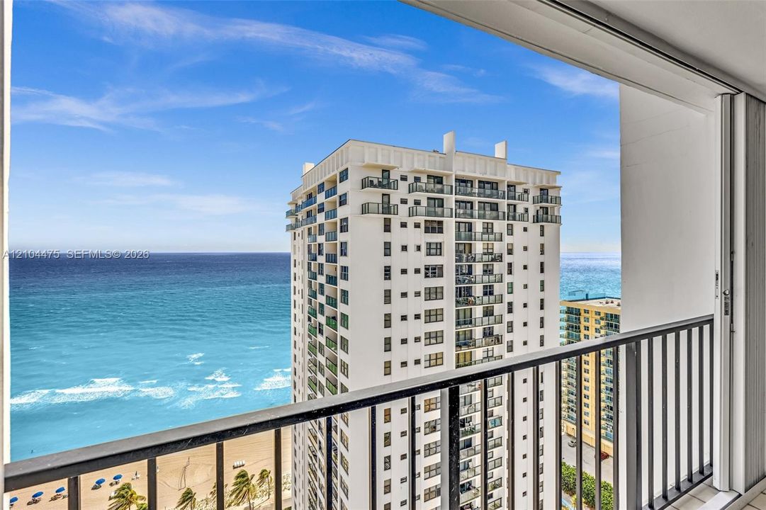 For Sale: $599,000 (2 beds, 2 baths, 1400 Square Feet)