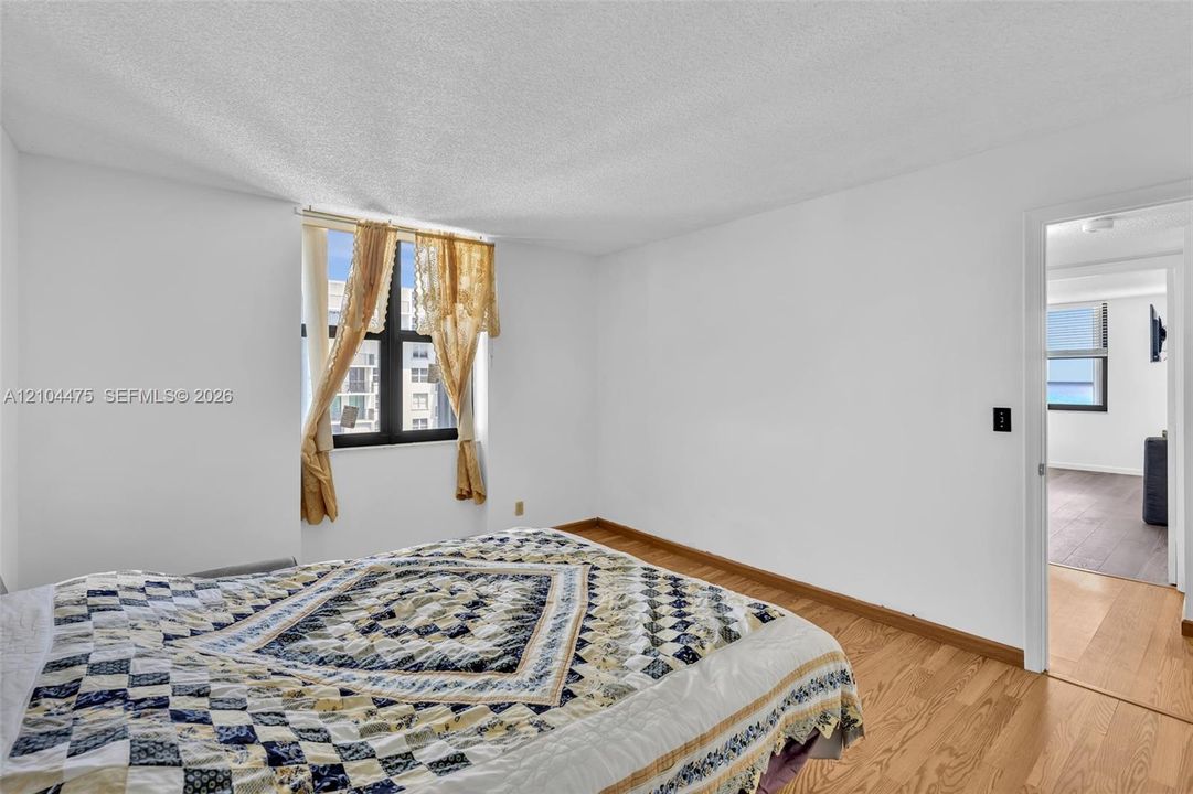 For Sale: $599,000 (2 beds, 2 baths, 1400 Square Feet)