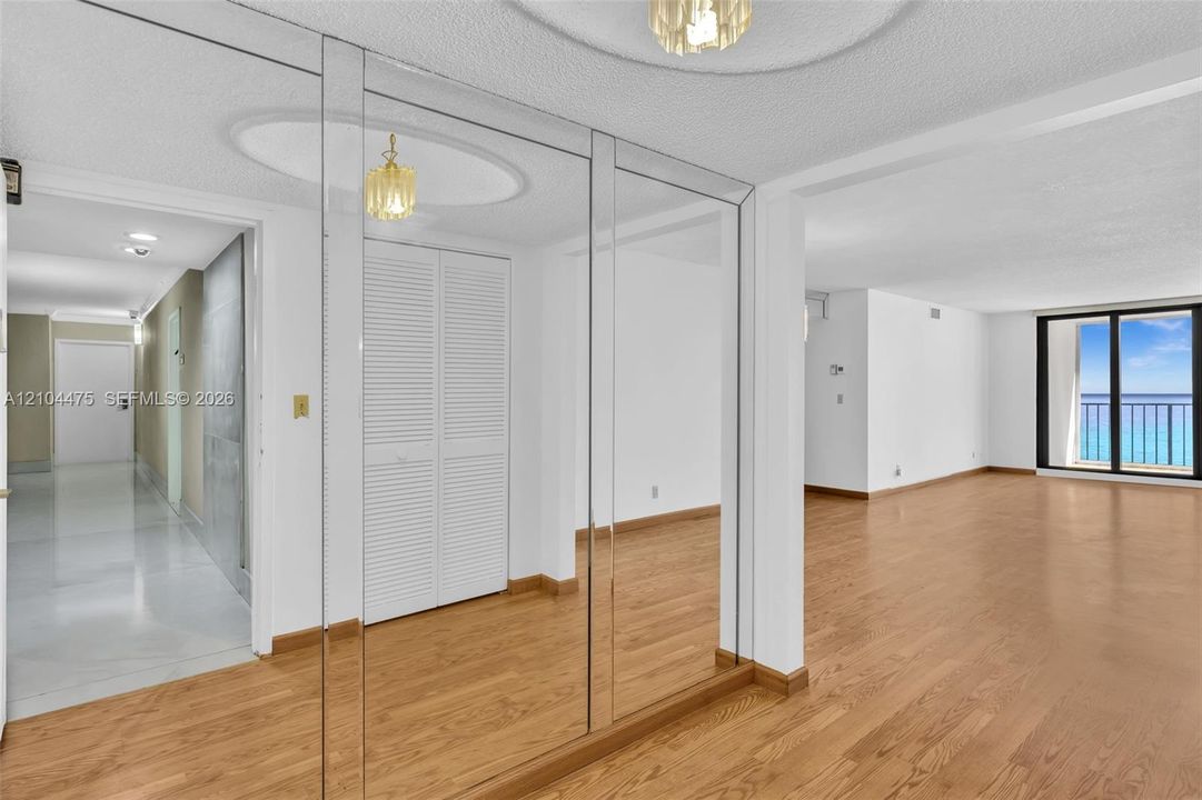 For Sale: $599,000 (2 beds, 2 baths, 1400 Square Feet)