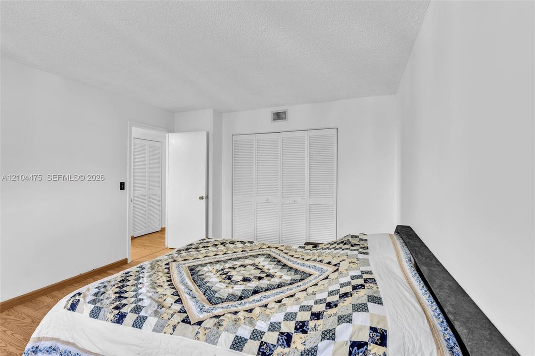 For Sale: $599,000 (2 beds, 2 baths, 1400 Square Feet)