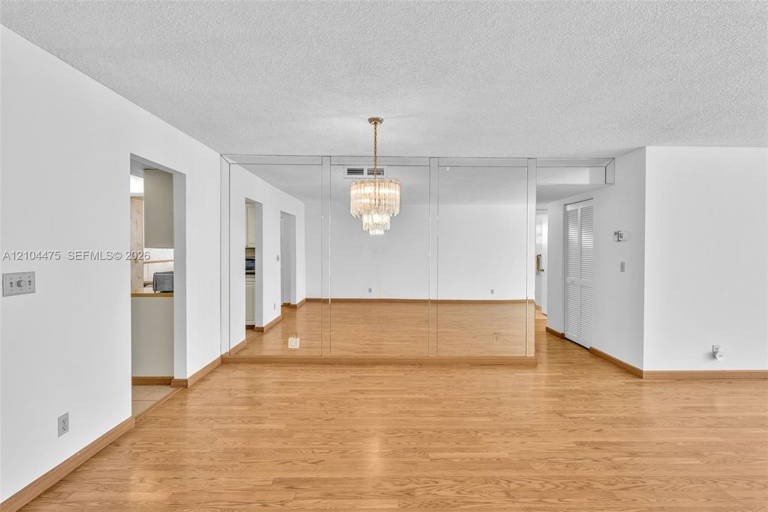 For Sale: $599,000 (2 beds, 2 baths, 1400 Square Feet)