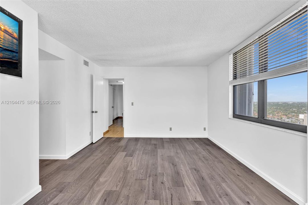 For Sale: $599,000 (2 beds, 2 baths, 1400 Square Feet)