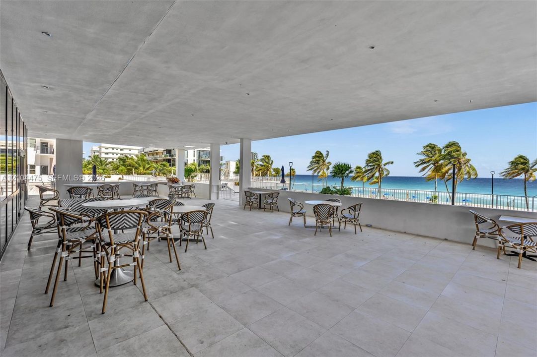 For Sale: $599,000 (2 beds, 2 baths, 1400 Square Feet)